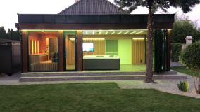 Saunahaus mit Whirlpool