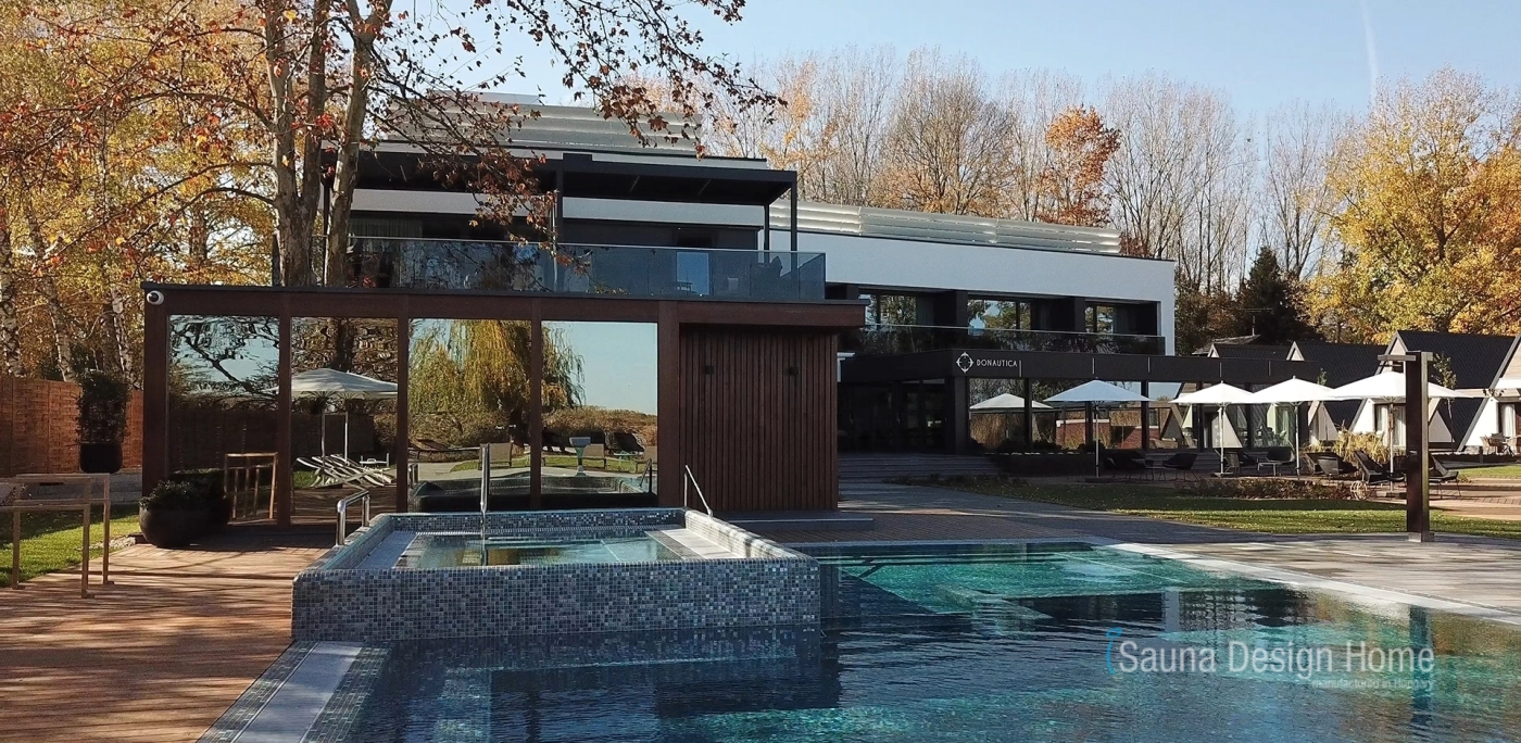 Wellness Saunahaus mit Pool