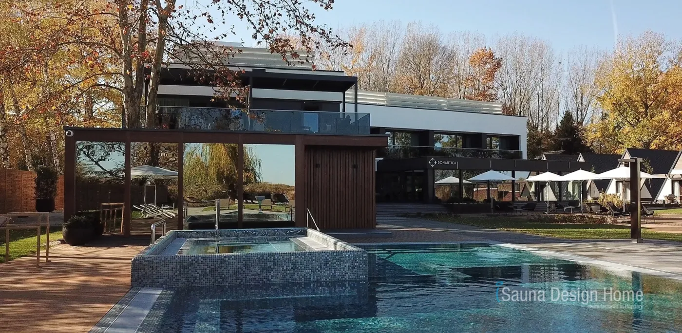 Wellness Saunahaus mit Pool